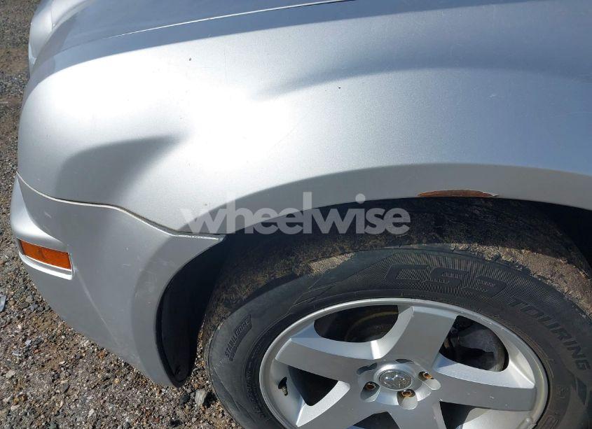 Photo 13 of 2005 Chrysler 300 (VIN 2C3JA43R95H523561)