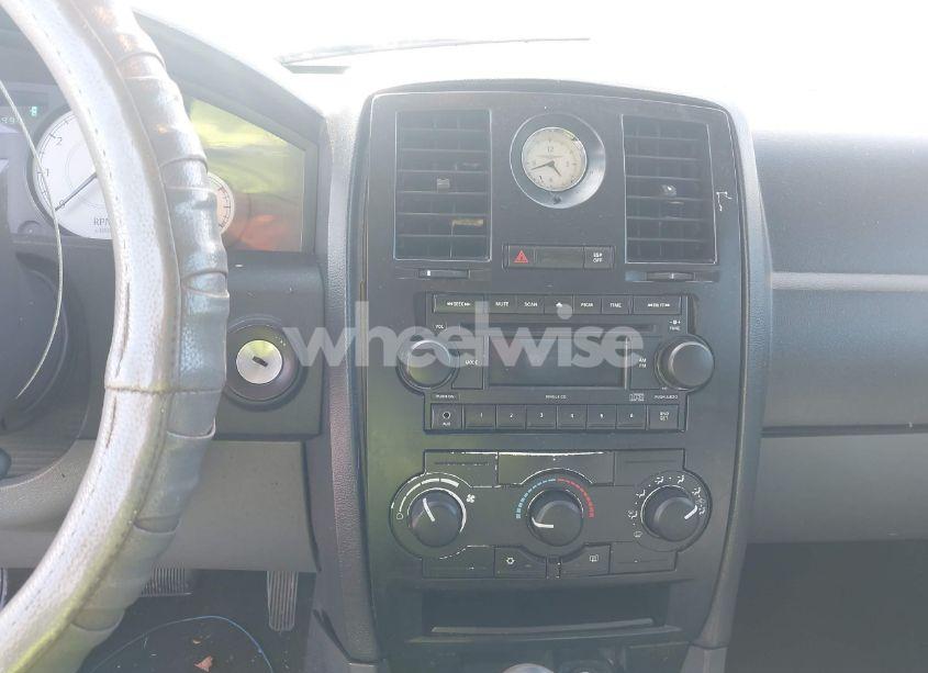 Photo 14 of 2005 Chrysler 300 (VIN 2C3JA43R95H523561)