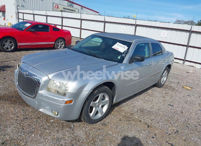 Photo 2 of 2005 Chrysler 300 (VIN 2C3JA43R95H523561)
