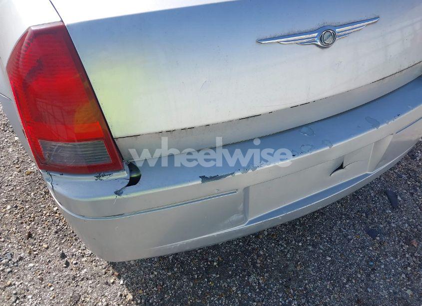 Photo 6 of 2005 Chrysler 300 (VIN 2C3JA43R95H523561)