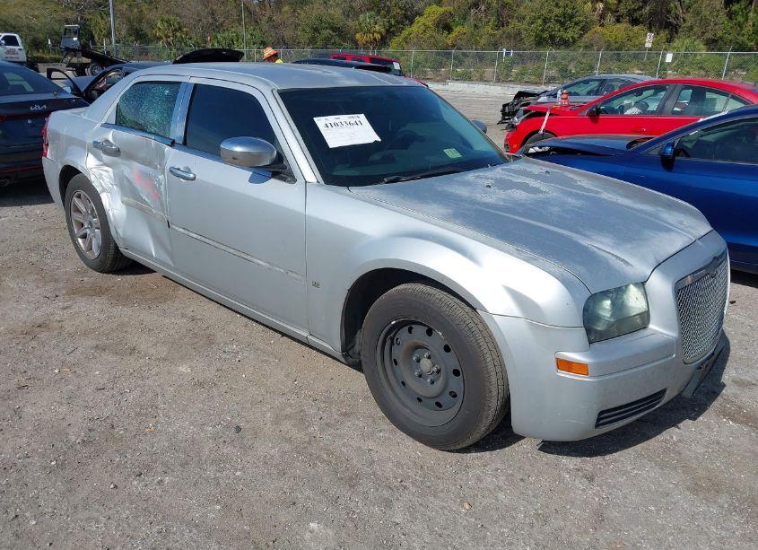 2005 Chrysler 300 (VIN 2C3JA43R95H610019) main photo