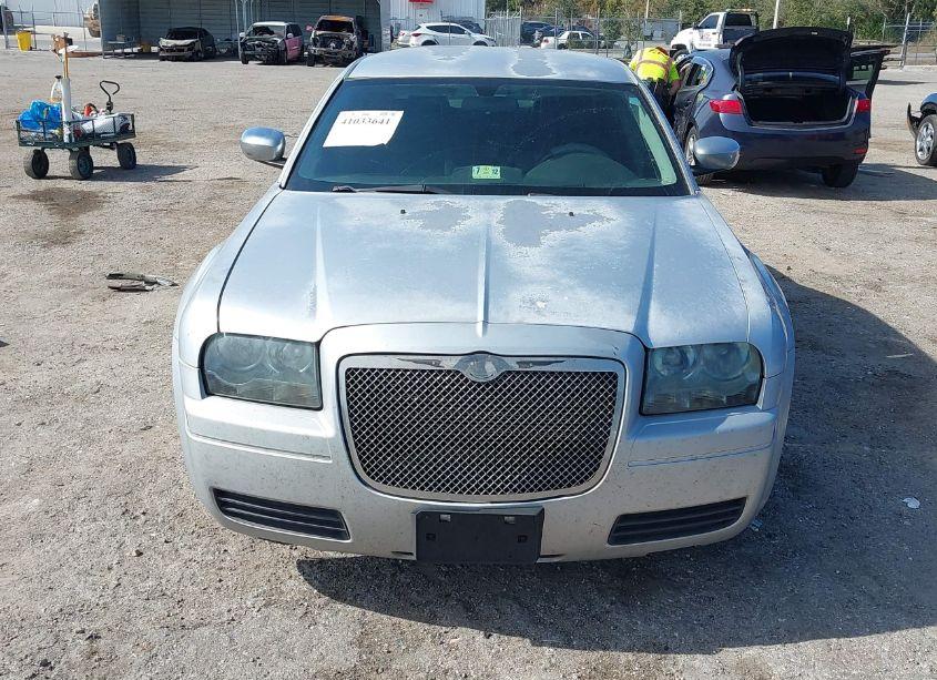 Photo 12 of 2005 Chrysler 300 (VIN 2C3JA43R95H610019)