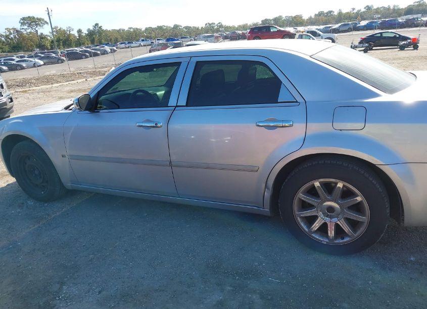 Photo 14 of 2005 Chrysler 300 (VIN 2C3JA43R95H610019)