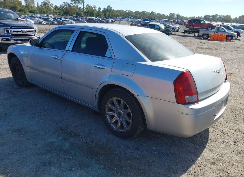 Photo 3 of 2005 Chrysler 300 (VIN 2C3JA43R95H610019)