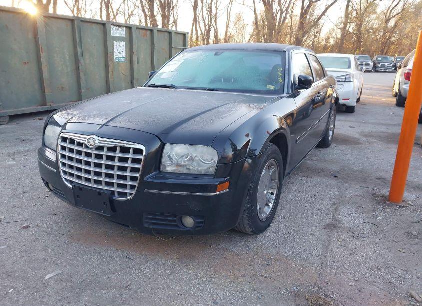 Photo 2 of 2005 Chrysler 300 TOURING (VIN 2C3JA53G15H156935)