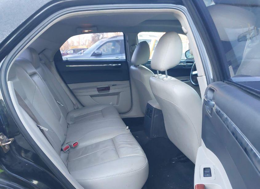 Photo 8 of 2005 Chrysler 300 TOURING (VIN 2C3JA53G15H156935)