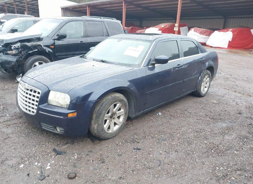 Photo 2 of 2005 Chrysler 300 TOURING (VIN 2C3JA53G35H553031)
