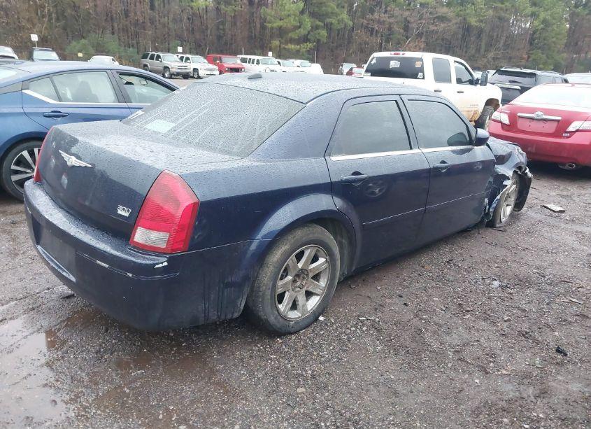 Photo 4 of 2005 Chrysler 300 TOURING (VIN 2C3JA53G35H553031)