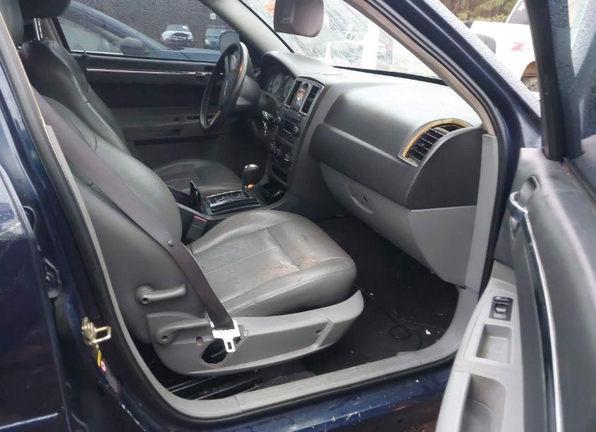 Photo 5 of 2005 Chrysler 300 TOURING (VIN 2C3JA53G35H553031)