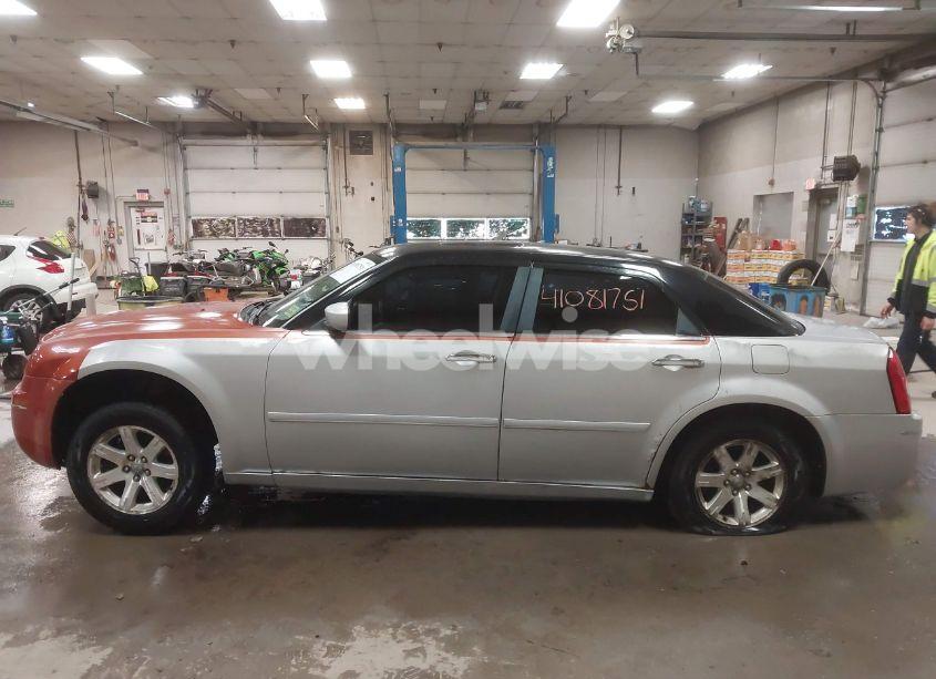 Photo 14 of 2005 Chrysler 300 (VIN 2C3JA53G65H686964)