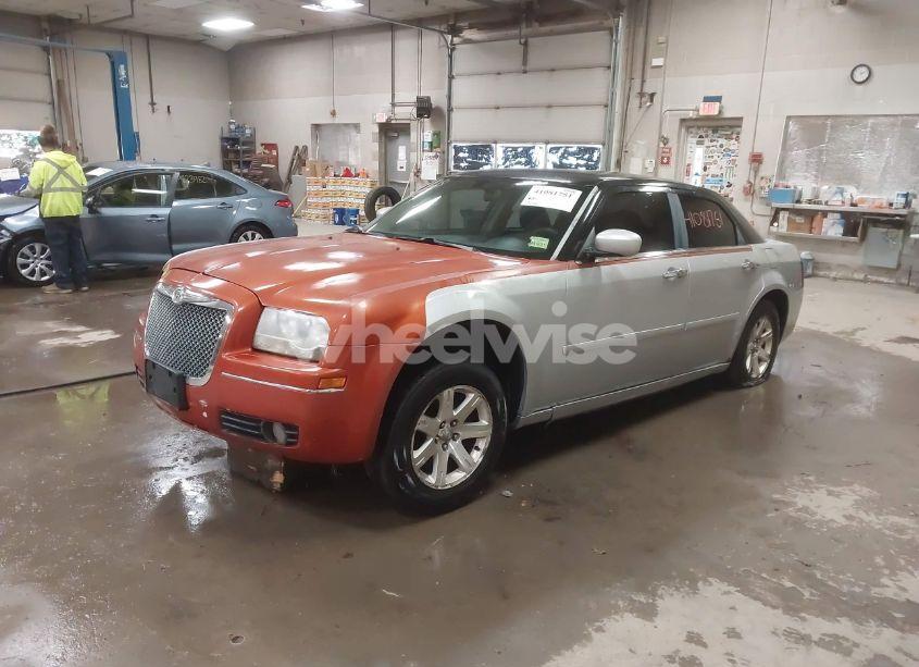 Photo 2 of 2005 Chrysler 300 (VIN 2C3JA53G65H686964)