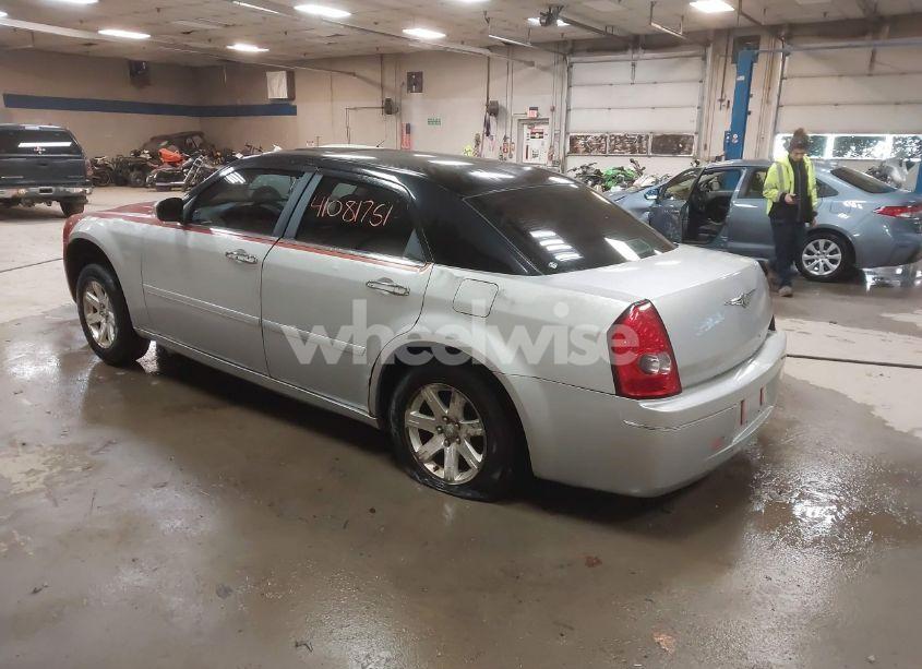 Photo 3 of 2005 Chrysler 300 (VIN 2C3JA53G65H686964)