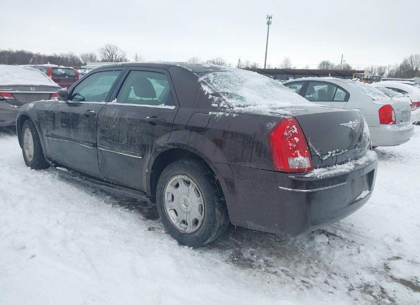 Photo 3 of 2005 Chrysler 300 TOURING (VIN 2C3JA53G85H132423)