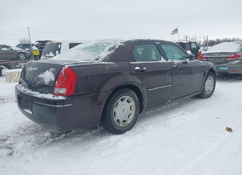 Photo 4 of 2005 Chrysler 300 TOURING (VIN 2C3JA53G85H132423)