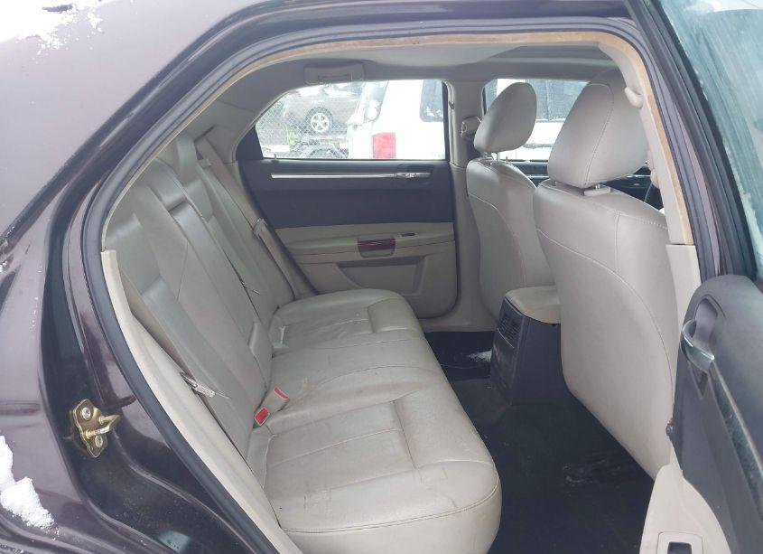 Photo 8 of 2005 Chrysler 300 TOURING (VIN 2C3JA53G85H132423)