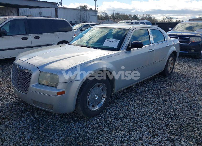 Photo 2 of 2005 Chrysler 300 TOURING (VIN 2C3JA53G85H184747)