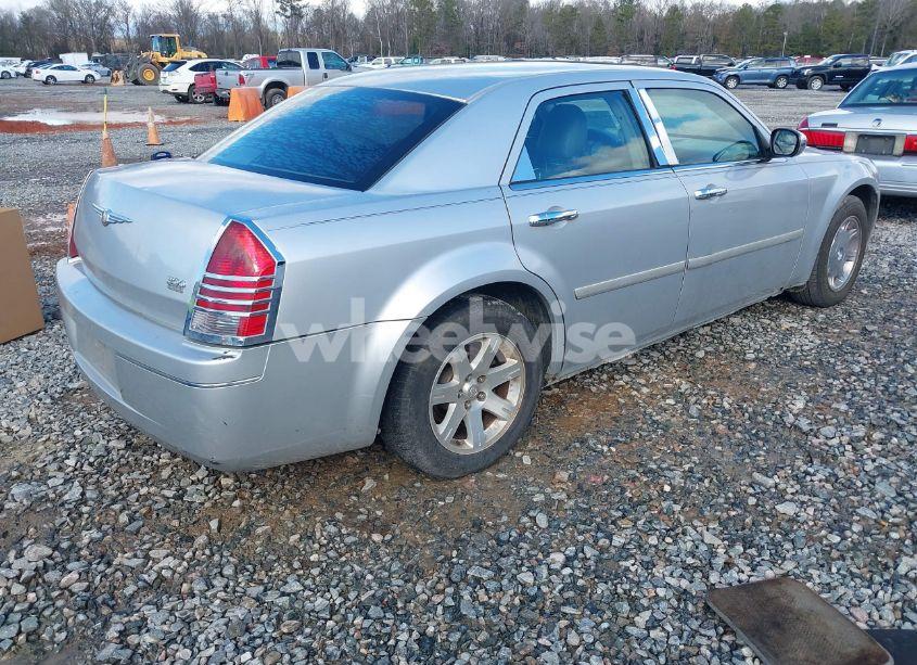Photo 4 of 2005 Chrysler 300 TOURING (VIN 2C3JA53G85H184747)