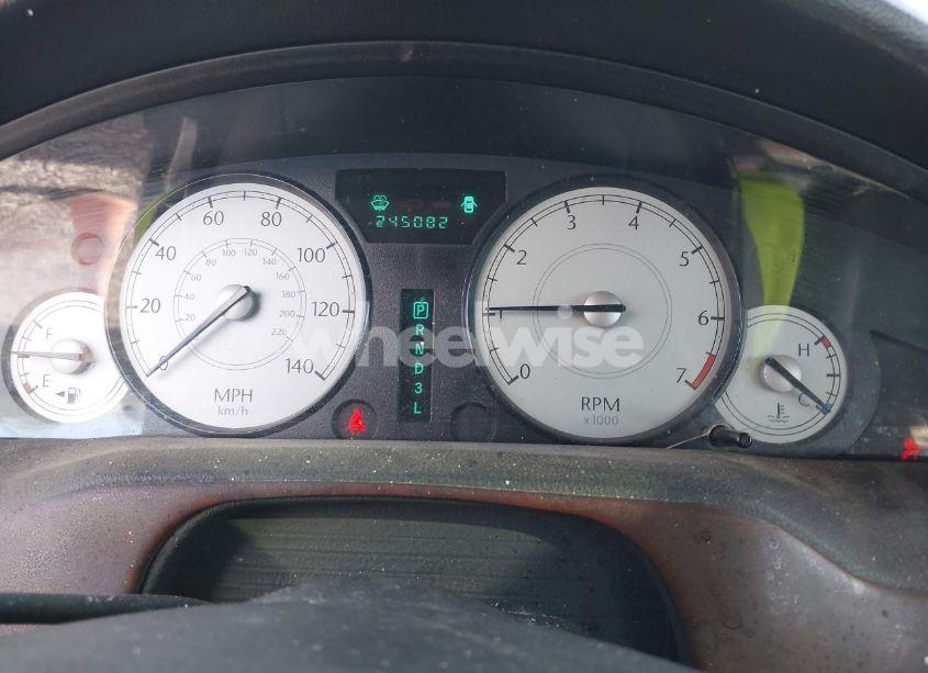 Photo 7 of 2005 Chrysler 300 TOURING (VIN 2C3JA53G85H184747)