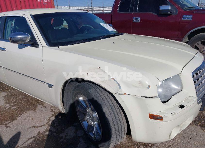 Photo 12 of 2005 Chrysler 300c (VIN 2C3JA63H35H575027)