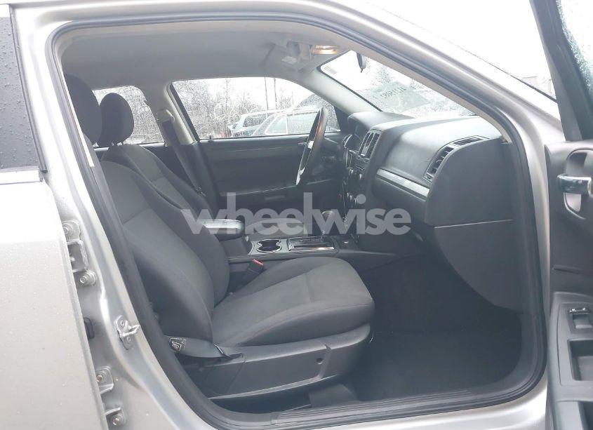 Photo 5 of 2008 Chrysler 300 LX (VIN 2C3KA43R18H166112)