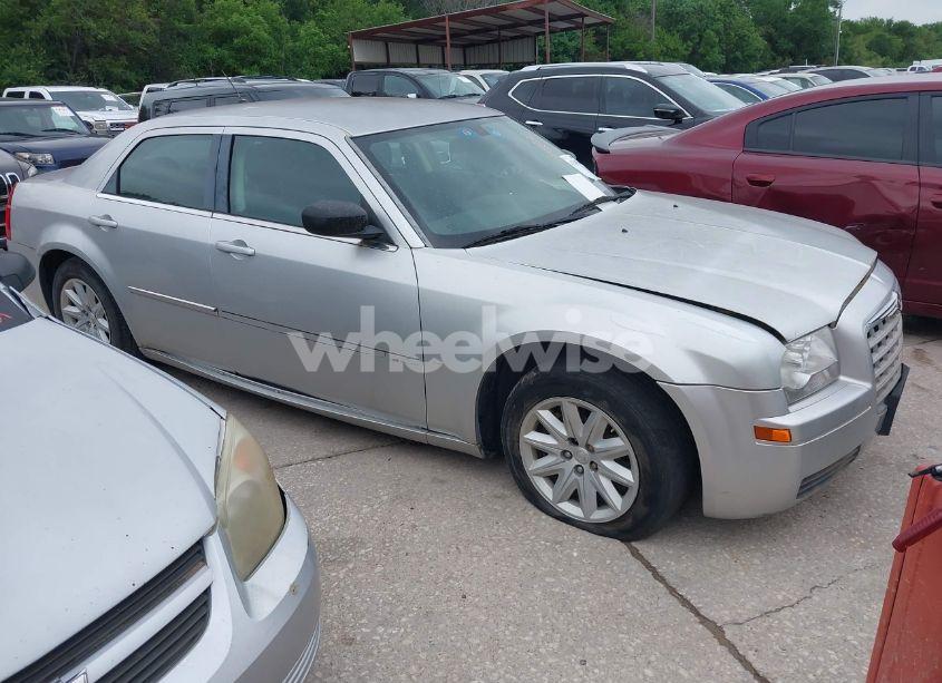 2008 Chrysler 300 LX (VIN 2C3KA43R98H109057) main photo