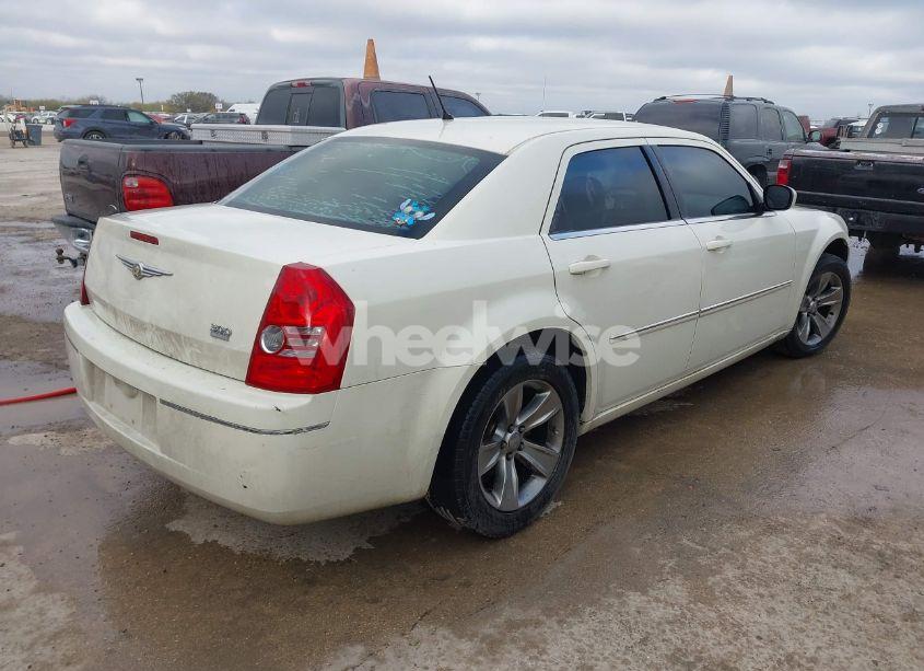 Photo 4 of 2008 Chrysler 300 TOURING (VIN 2C3KA53G68H176512)