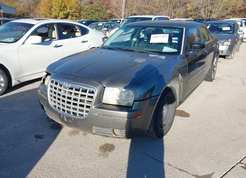 Photo 2 of 2008 Chrysler 300 TOURING (VIN 2C3KA53GX8H258856)