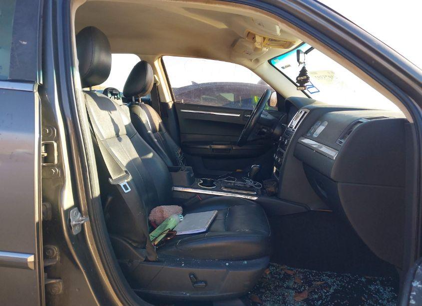 Photo 5 of 2008 Chrysler 300 TOURING (VIN 2C3KA53GX8H258856)