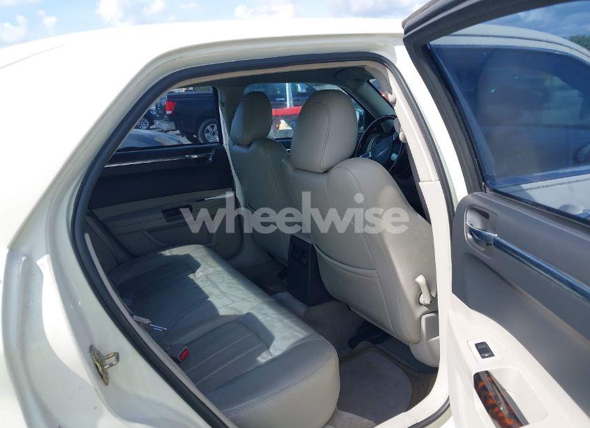 Photo 8 of 2007 Chrysler 300c N/A (VIN 2C3KA63H17H662741)