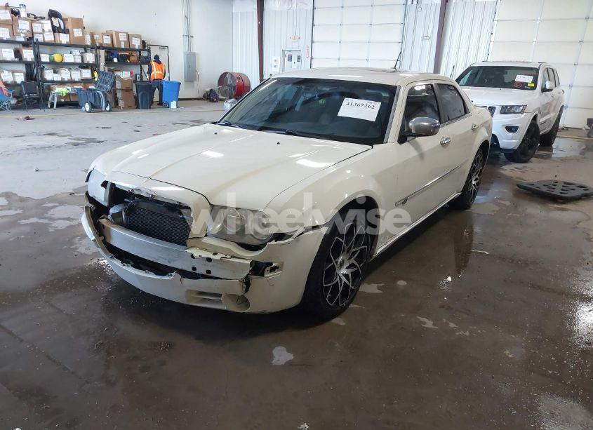 Photo 2 of 2008 Chrysler 300c HEMI (VIN 2C3KA63H28H158037)