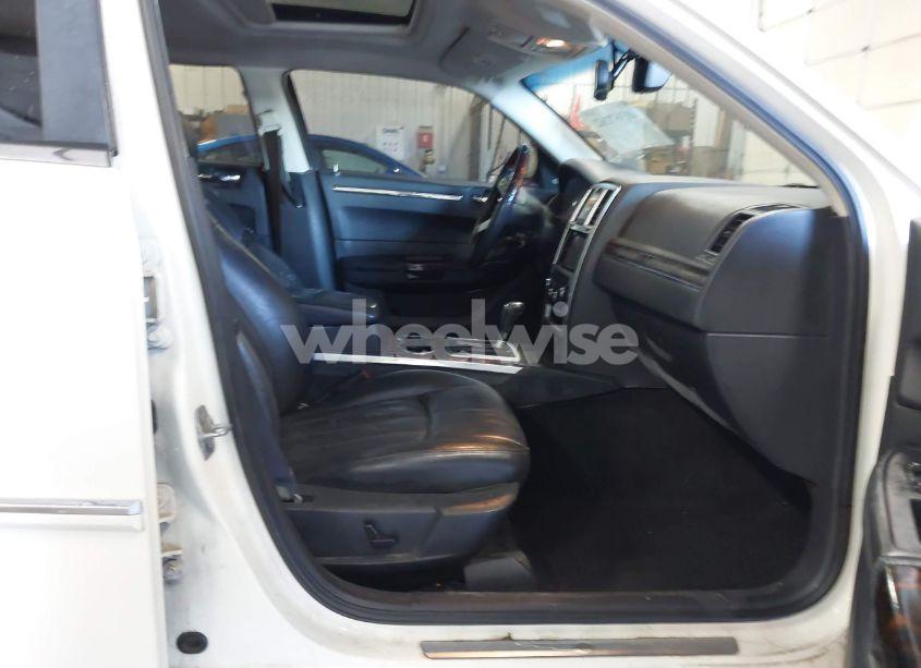 Photo 5 of 2008 Chrysler 300c HEMI (VIN 2C3KA63H28H158037)