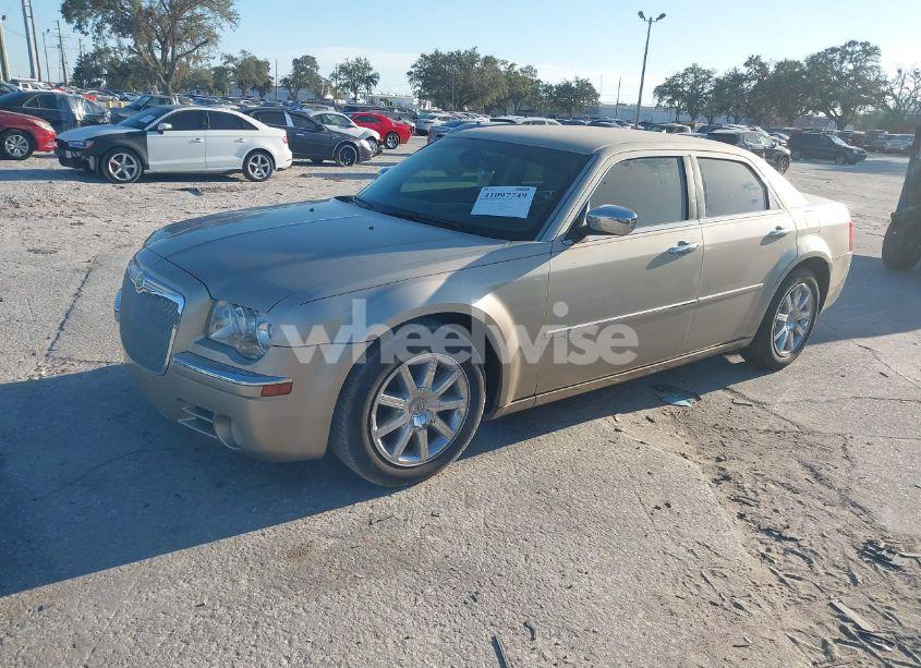 Photo 2 of 2008 Chrysler 300c HEMI (VIN 2C3KA63H38H158001)