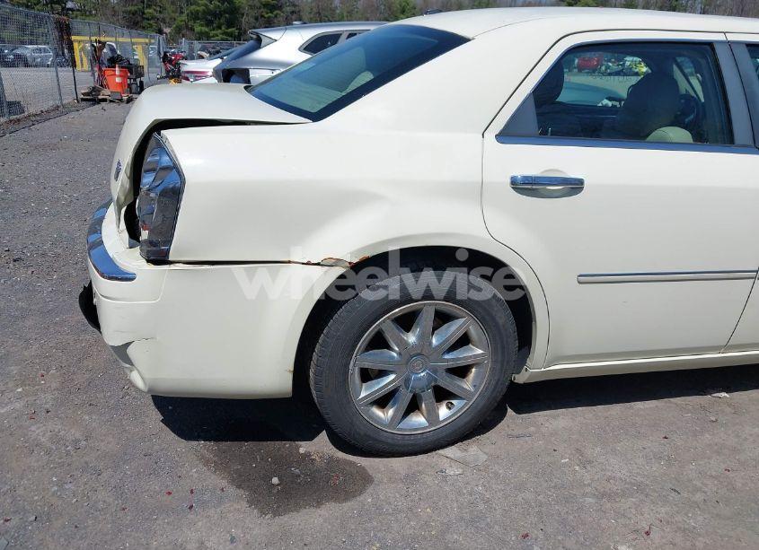 Photo 12 of 2007 Chrysler 300c N/A (VIN 2C3KA63H87H897640)