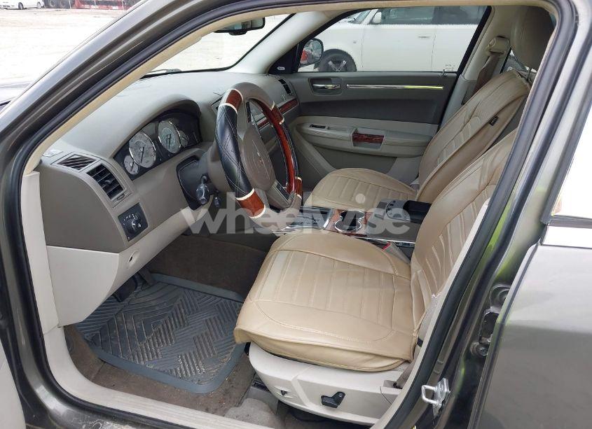 Photo 5 of 2008 Chrysler 300c HEMI (VIN 2C3KA63HX8H311148)