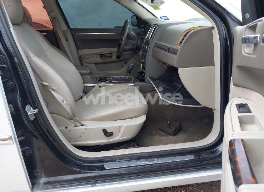 Photo 5 of 2008 Chrysler 300c HEMI (VIN 2C3KA63HX8H335689)