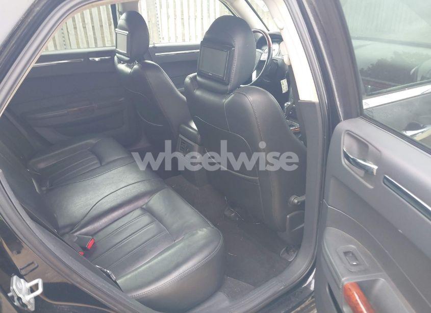 Photo 8 of 2009 Chrysler 300c HEMI (VIN 2C3KA63T09H591975)