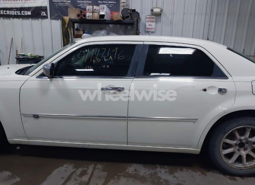 Photo 14 of 2009 Chrysler 300c HEMI (VIN 2C3KA63T39H512072)