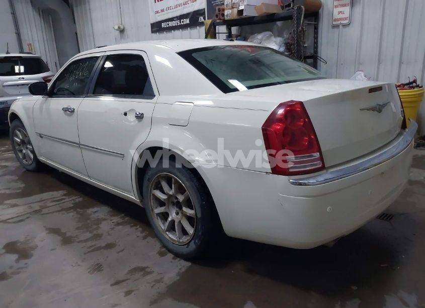 Photo 3 of 2009 Chrysler 300c HEMI (VIN 2C3KA63T39H512072)