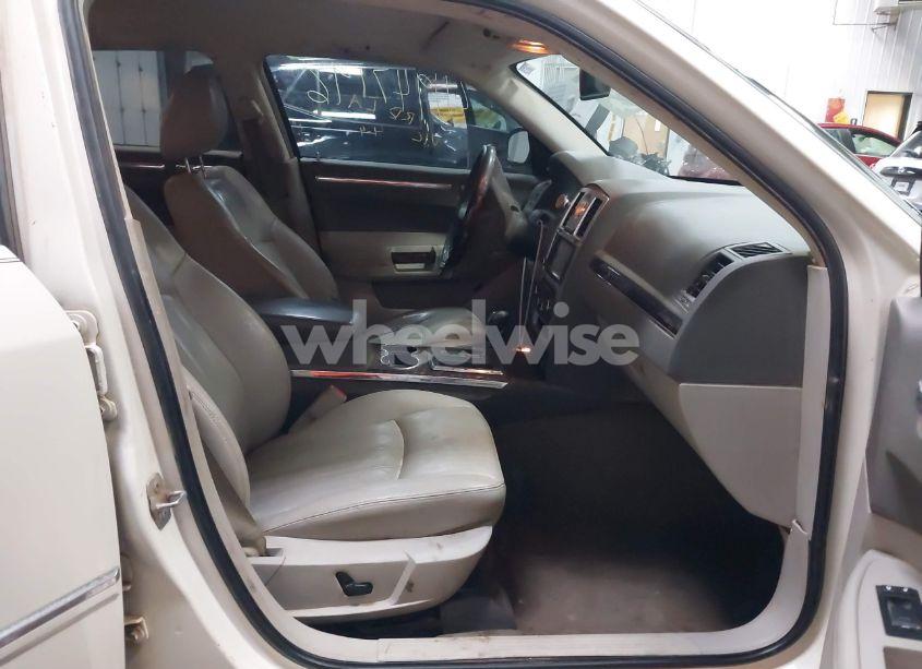 Photo 5 of 2009 Chrysler 300c HEMI (VIN 2C3KA63T39H512072)