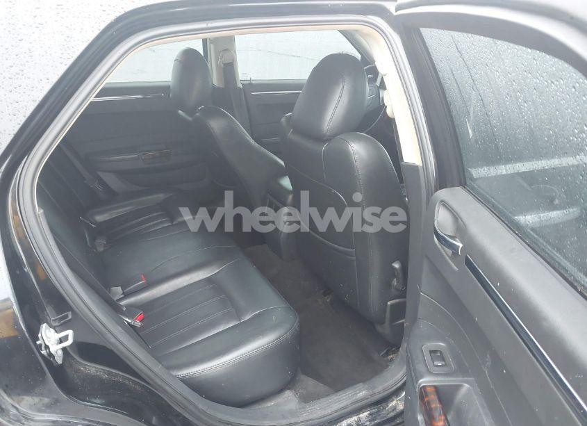 Photo 8 of 2009 Chrysler 300c HEMI (VIN 2C3KA63T99H601161)