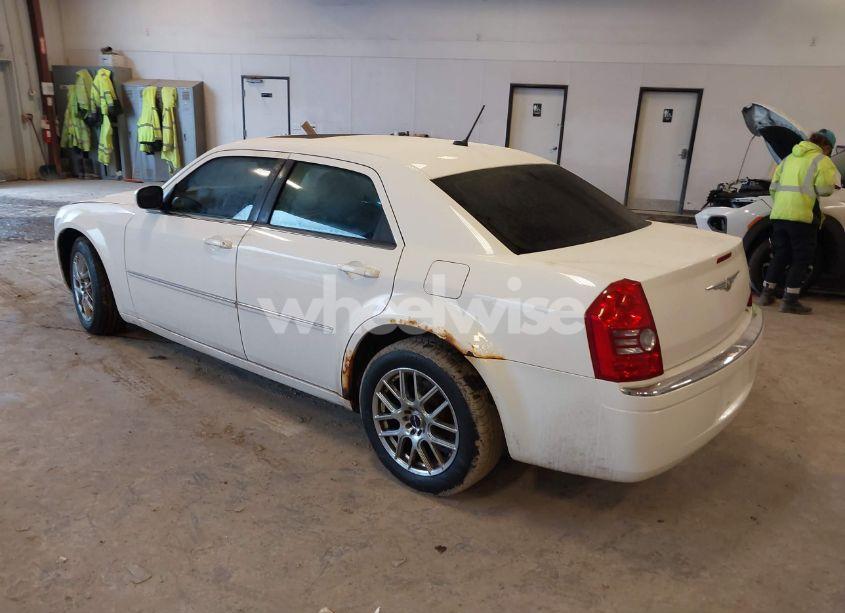 Photo 3 of 2008 Chrysler 300 LIMITED (VIN 2C3LA33G28H109964)