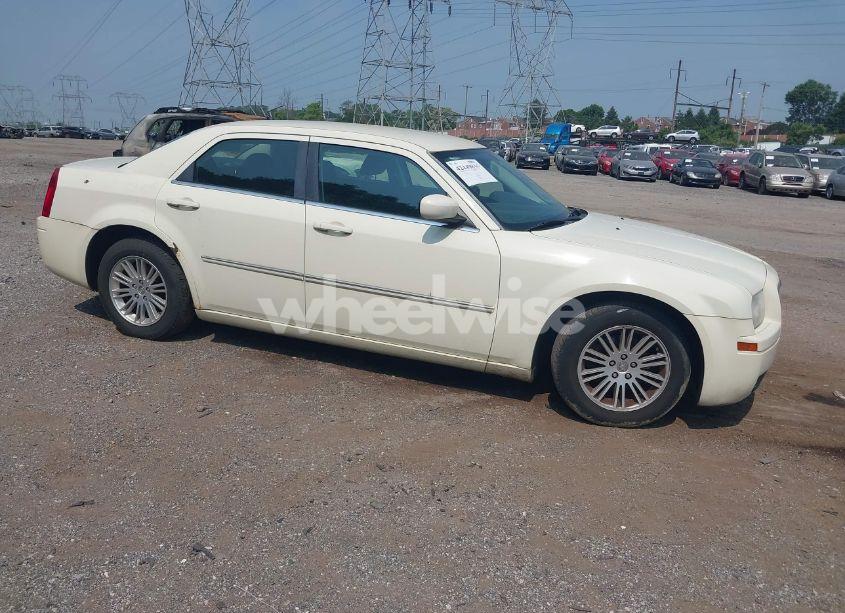 2008 Chrysler 300 LX (VIN 2C3LA43R48H225478) main photo