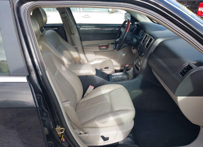 Photo 5 of 2006 Chrysler 300 TOURING (VIN 2C3LA53G06H101323)