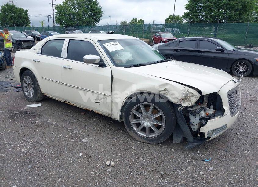 2008 Chrysler 300 TOURING (VIN 2C3LA53G08H137676) main photo