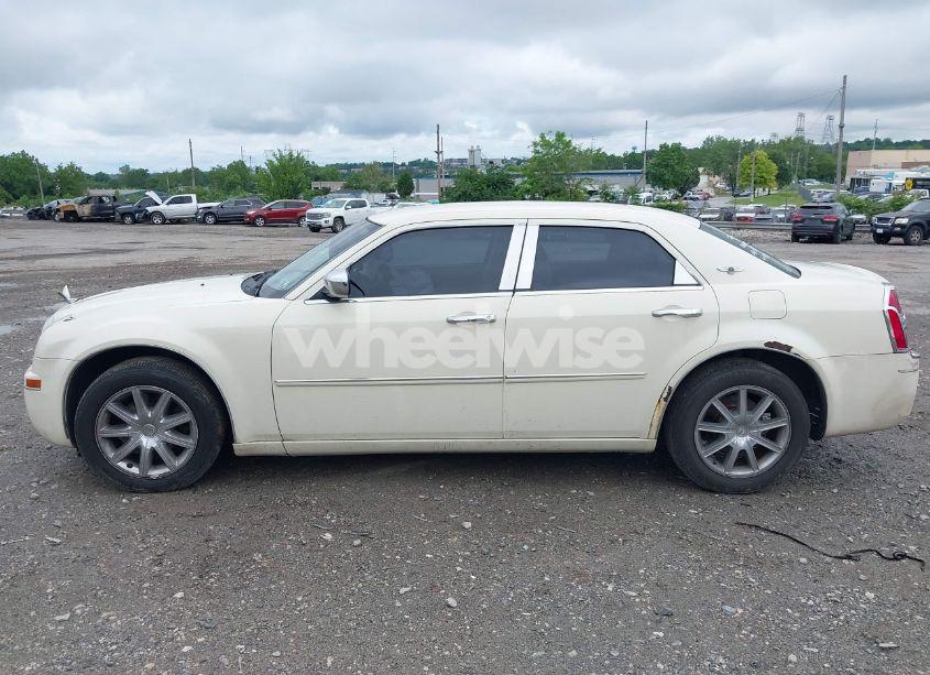 Photo 13 of 2008 Chrysler 300 TOURING (VIN 2C3LA53G08H137676)