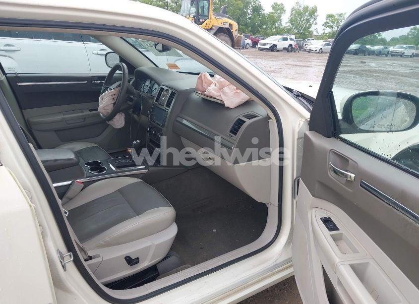 Photo 5 of 2008 Chrysler 300 TOURING (VIN 2C3LA53G08H139024)