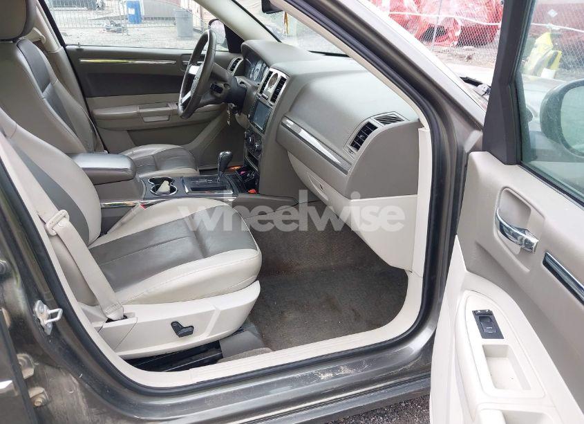 Photo 5 of 2008 Chrysler 300 TOURING (VIN 2C3LA53G08H165266)