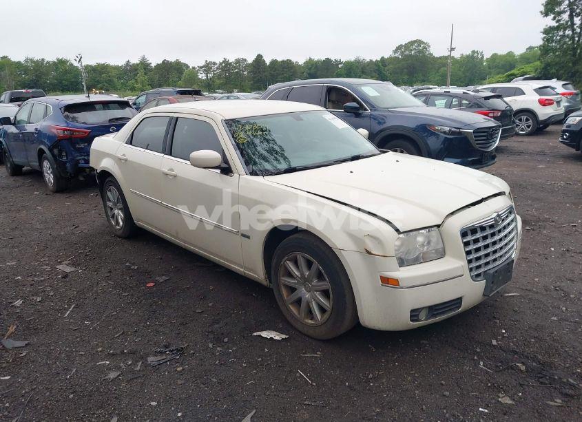 2008 Chrysler 300 TOURING (VIN 2C3LA53G28H273811) main photo