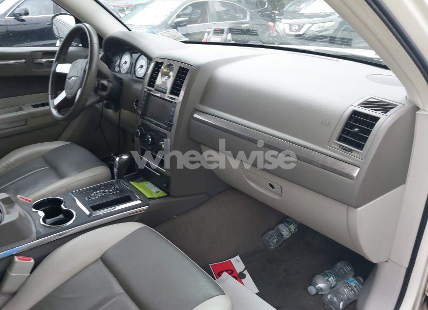 Photo 5 of 2008 Chrysler 300 TOURING (VIN 2C3LA53G28H273811)