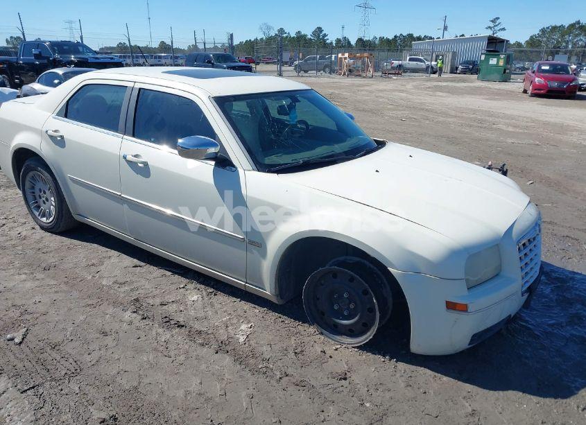 2008 Chrysler 300 TOURING (VIN 2C3LA53G58H165408) main photo
